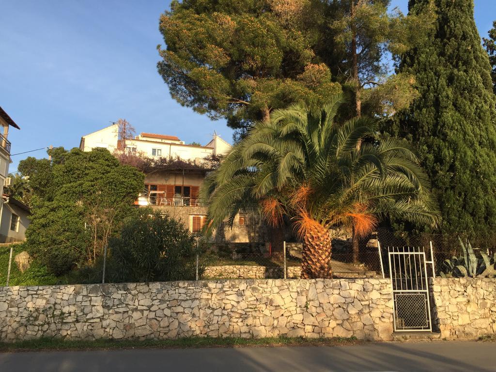 Cozy Place On The Beach Apartment Trogir Exterior photo
